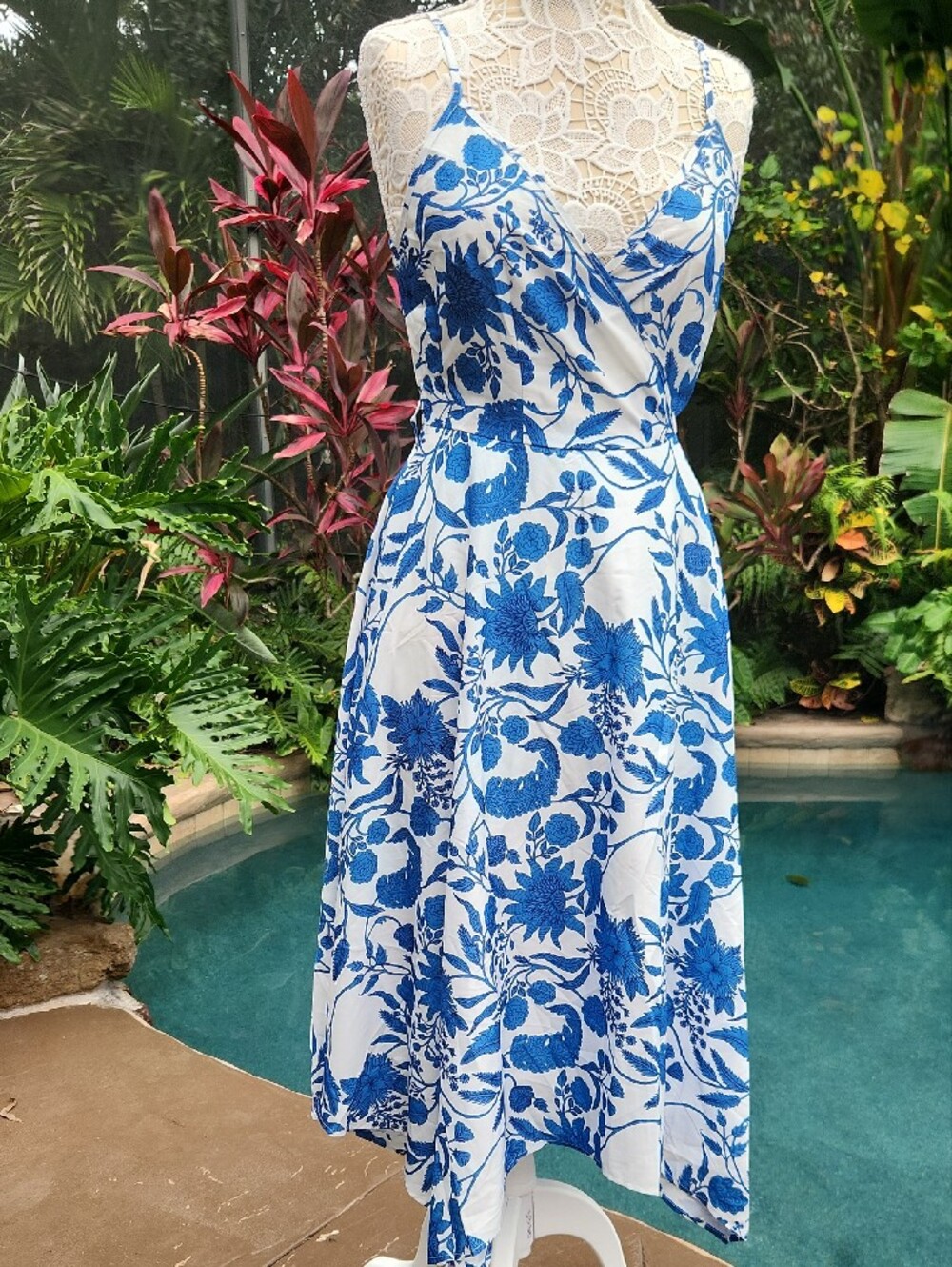 Stunning Blue and White Floral Sundress. Go To Summer Dress! - Picture 5 of 7